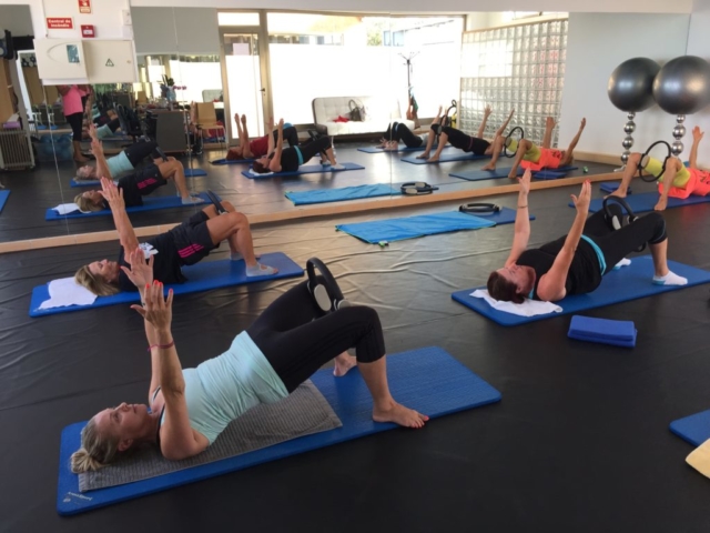 Shoulder Bridge with Circle